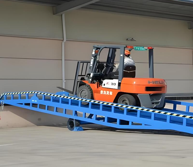 深圳移动式卸货平台（叉车用）